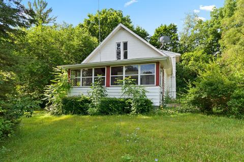 116 Maple St, Hudson, MI 49247 photo 2