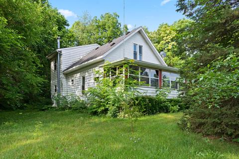 116 Maple St, Hudson, MI 49247 photo 3