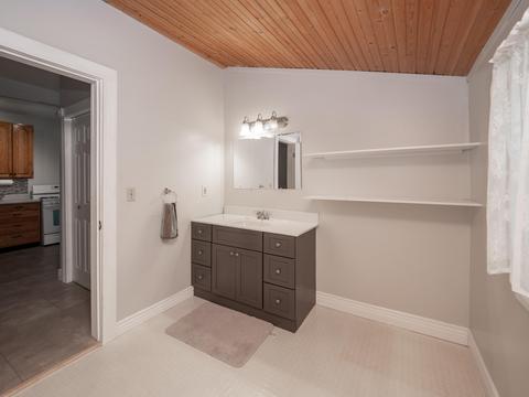 501 E Jefferson St, Augusta, MI 49012 photo 17