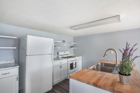 65 N Front St, Grant, MI 49327 photo 4