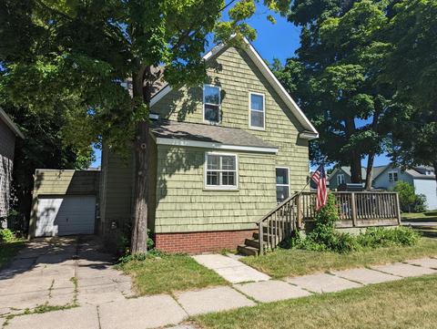 313 Walnut St, Manistee, MI 49660 photo 4