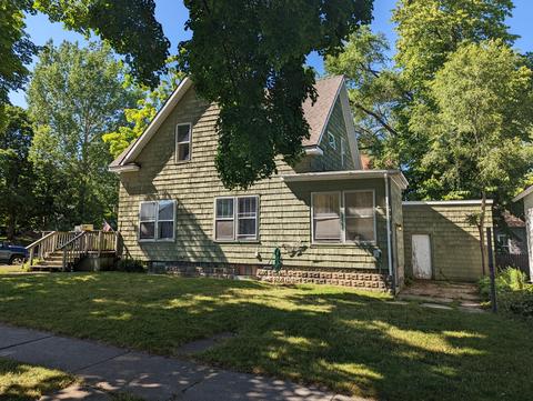 313 Walnut St, Manistee, MI 49660 photo 3