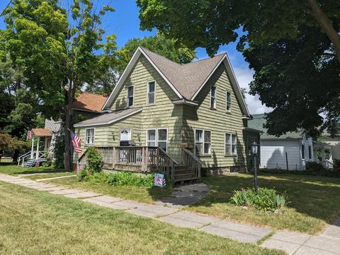313 Walnut St, Manistee, MI 49660 photo 1