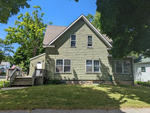 313 Walnut St, Manistee, MI 49660 photo 2