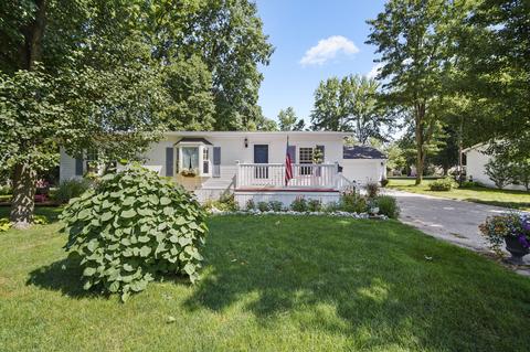 7974 Ivan Dr, Parma, MI 49269 photo 1