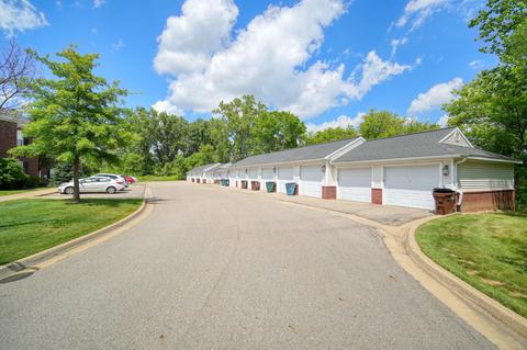 1969 Coventry Cir, Jackson, MI 49201 photo 4