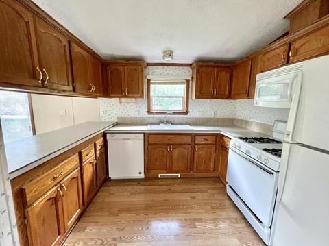 424 Compton St, Bronson, MI 49028 photo 6