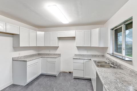 1400 S Jackson St, Jackson, MI 49203 photo 3