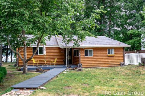 5305 Front St, Newaygo, MI 49337 photo 1