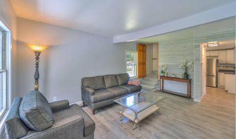 218 W Mcdevitt Ave, Jackson, MI 49203 photo 3