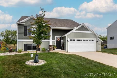 323 Eagle Dr, Caledonia, MI 49316 photo 2