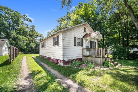 917 Wayne St, Jackson, MI 49202 photo 2