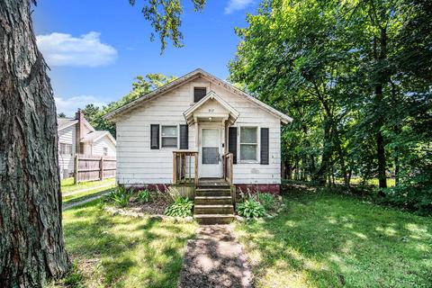 917 Wayne St, Jackson, MI 49202 photo 1