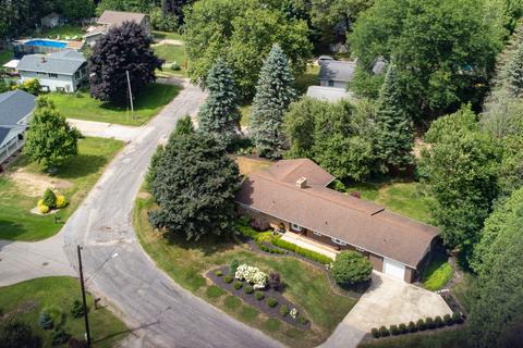 212 Pinecrest Rd, Whitehall, MI 49461 photo 1