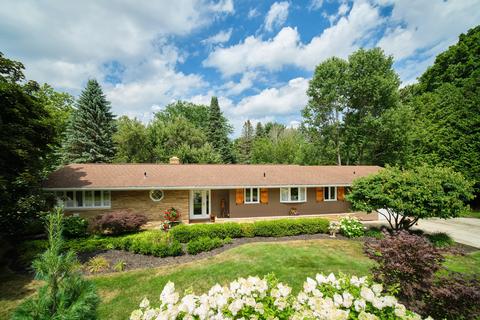 212 Pinecrest Rd, Whitehall, MI 49461 photo 2