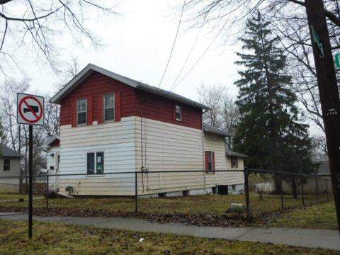 902 Russell St, Jackson, MI 49203 photo 2