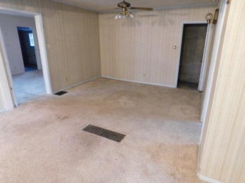 902 Russell St, Jackson, MI 49203 photo 5
