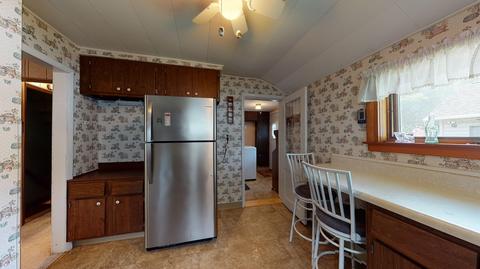 301 E Hanover St, Marshall, MI 49068 photo 10