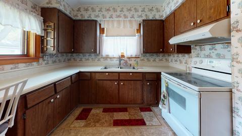 301 E Hanover St, Marshall, MI 49068 photo 8