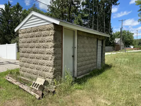 155 4th St, Morley, MI 49336 photo 23