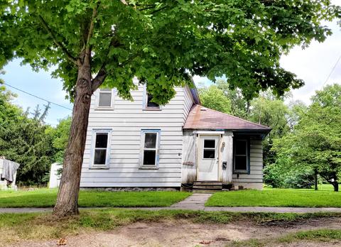 465 Harvey St, Constantine, MI 49042 photo 1