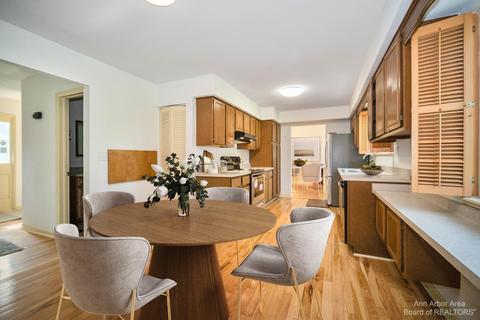 2451 Glengarry Rd, Jackson, MI 49203 photo 4