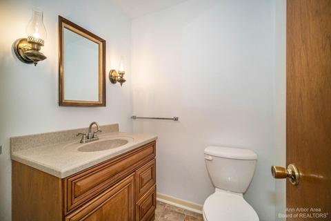 2451 Glengarry Rd, Jackson, MI 49203 photo 18