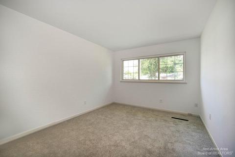 2451 Glengarry Rd, Jackson, MI 49203 photo 10