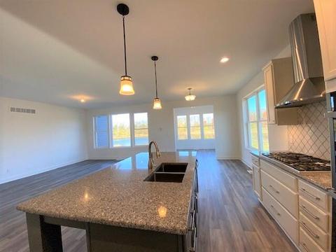 2944 Sheridan Cir, Jackson, MI 49201 photo 2