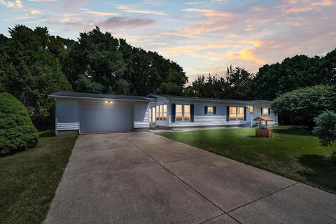 6427 Gillis Dr, Jackson, MI 49201 photo 1