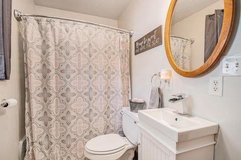 616 Polis St, Buchanan, MI 49107 photo 9