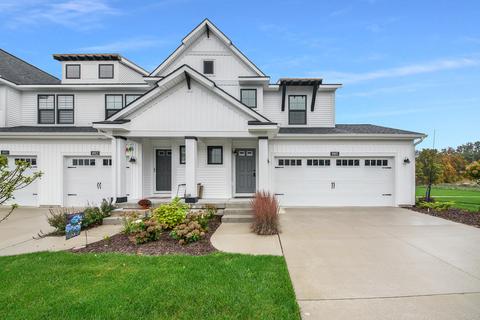 8915 Barrington Ln, Jenison, MI 49428