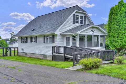 1404 Cherry St, Jackson, MI 49202 photo 3