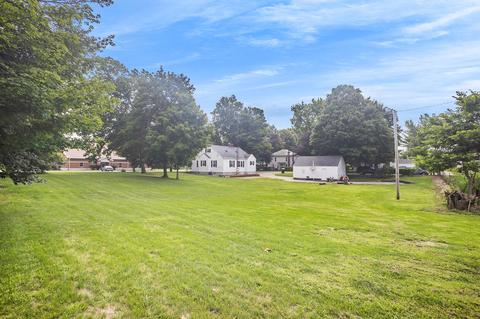 490 Canaris St, Constantine, MI 49042 photo 2