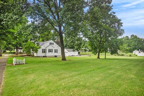 490 Canaris St, Constantine, MI 49042 photo 4