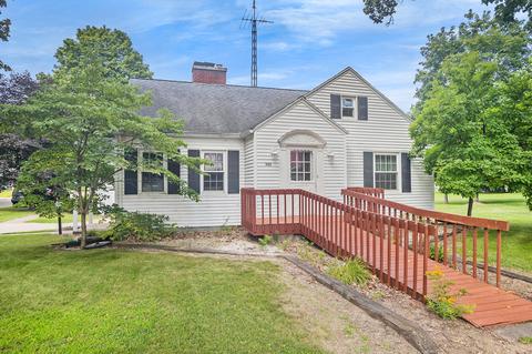 490 Canaris St, Constantine, MI 49042 photo 1