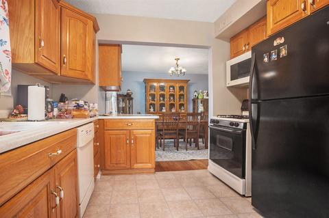 490 Canaris St, Constantine, MI 49042 photo 11