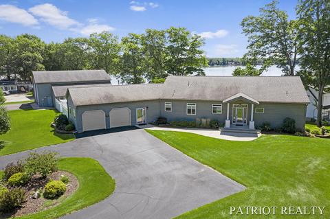 1622 E 88th St, Newaygo, MI 49337 photo 2