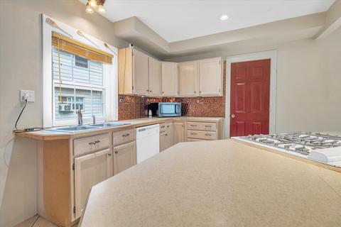 609 S Gorham St, Jackson, MI 49203 photo 4