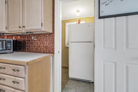 609 S Gorham St, Jackson, MI 49203 photo 5