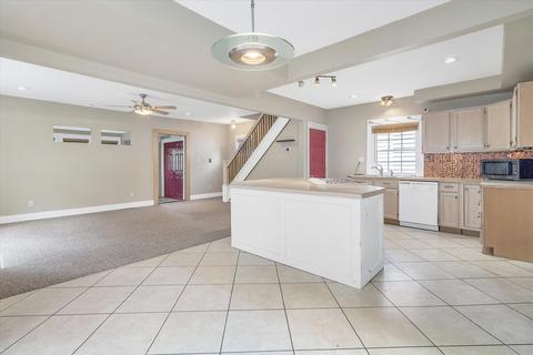 609 S Gorham St, Jackson, MI 49203 photo 2