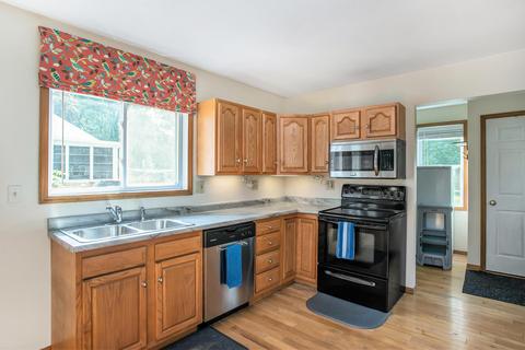 840 E Michigan Ave, Marshall, MI 49068 photo 9