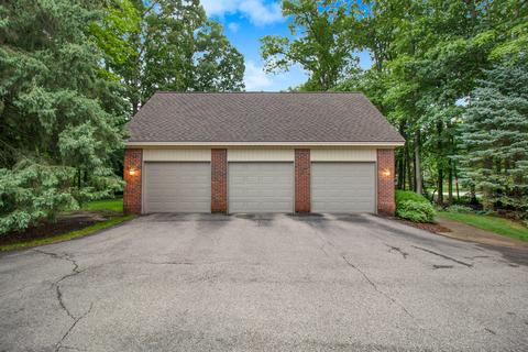 7865 Whitburn Dr SE, Ada, MI 49301 photo 4