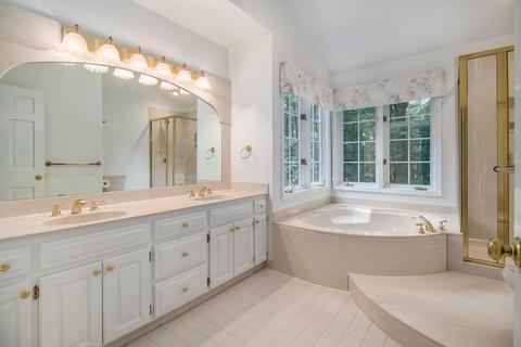 7865 Whitburn Dr SE, Ada, MI 49301 photo 22