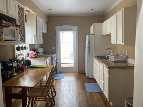 7 Sycamore St E, Three Oaks, MI 49128 photo 3