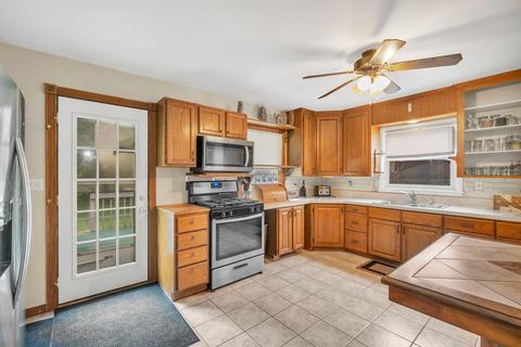 210 Burt Ave, Jackson, MI 49201 photo 10