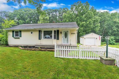 210 Burt Ave, Jackson, MI 49201 photo 1