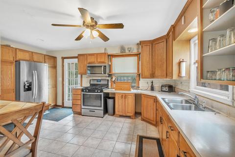 210 Burt Ave, Jackson, MI 49201 photo 8