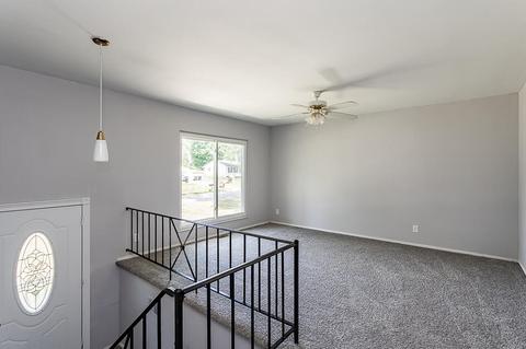 5627 Viking Dr, Jackson, MI 49201 photo 3