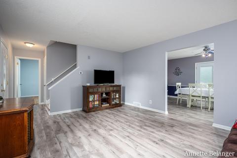421 Iris Ave, Lansing, MI 48917 photo 5